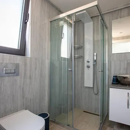 Villa Deniz Goeren Lueks Yeni Esyali Ferah 4+1 Oezel *
